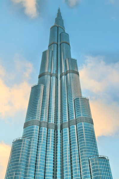 must do in Dubai- visit the world’s tallest building