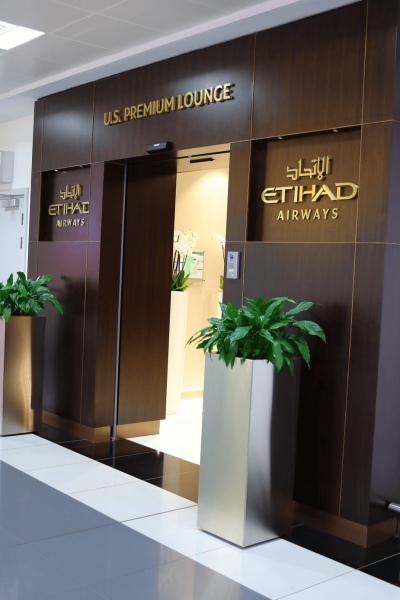 Etihad Airways Business Class FIrst Class Premium Lounge Abu Dhabi World Travel Adventurers Luxury Travel Emirates UAE