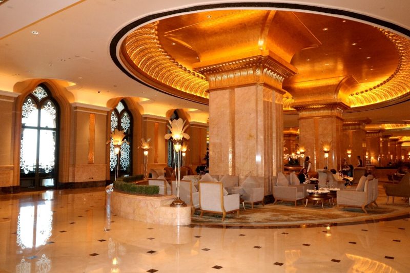 emiratespalaceentrance, Emirates Palace, Abu Dhabi, United Arab Emirates, UAE, luxury travel, luxury hotel, 5 star hotel, world travel adventurers, WorldTravelAdventurers, world's 2nd most expensive hotel, hotel review