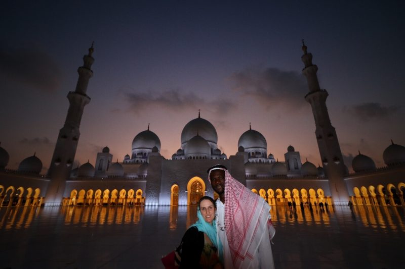 Sheikh Zayed Grand Mosque, Abu Dhabi, United Arab Emirates, UAE, architecture, art, world travel adventurers, WorldTravelAdventurers, luxury travel, luxury, prayer hall, arcades, lunar illumination