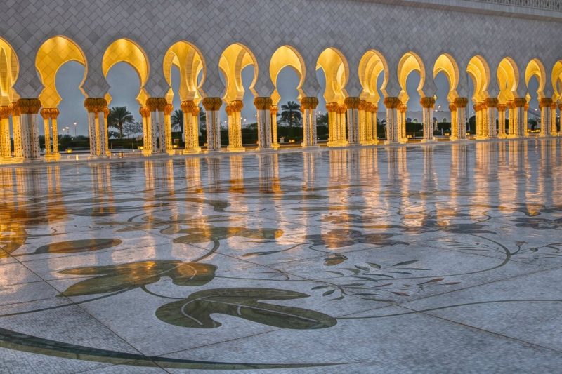 Sheikh Zayed Grand Mosque, Abu Dhabi, United Arab Emirates, UAE, architecture, art, world travel adventurers, WorldTravelAdventurers, luxury travel, luxury, prayer hall, arcades