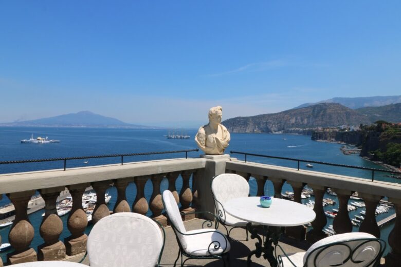 Review of Grand Hotel Excelsior Vittoria, Where to Stay in Sorrento Italy, Best hotel on Amalfi Coast, Luxury hotel review, Leading Hotels of the World
