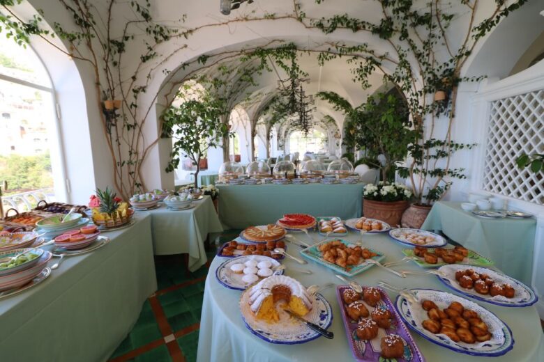Breakfast at Le Sirenuse Restaurant La Sponda