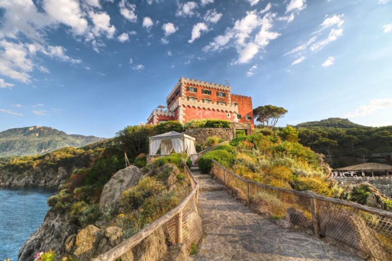 Why the new Leading Hotels of the World Leaders Club is a massive devaluation