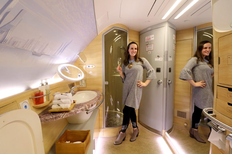 Emirates_Airlines_FirstClass_A380_WorldTravelAdventurers_SPA_Shower