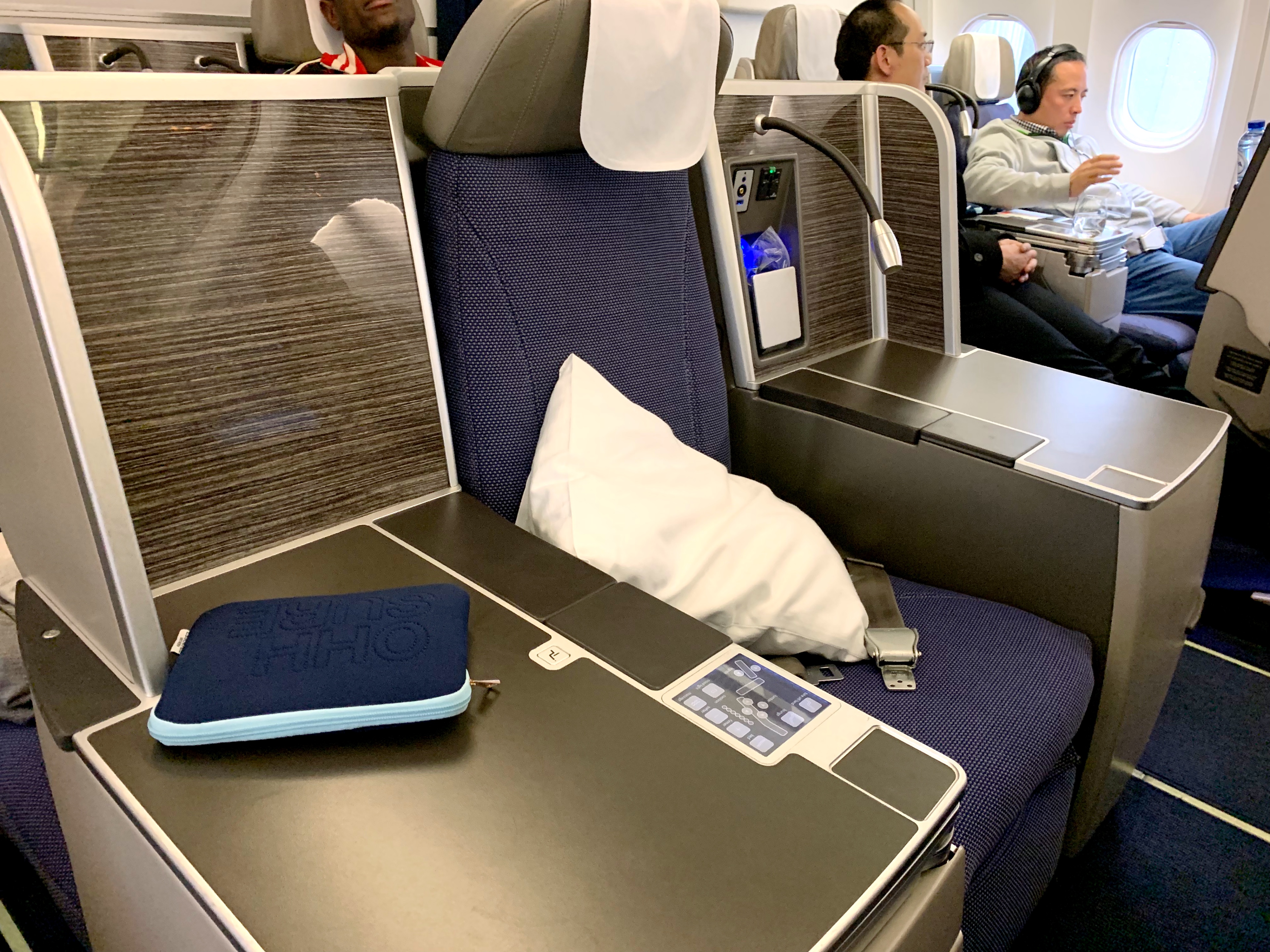en milliard Drikke sig fuld udredning Airbus A330 Brussels Airlines Business Class Review: Brussels (BRU) To  Yaounde (NSI) - World Travel Adventurers | Luxury Travel Blog