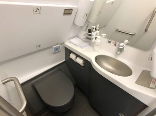 Airbus A321Neo bathroom