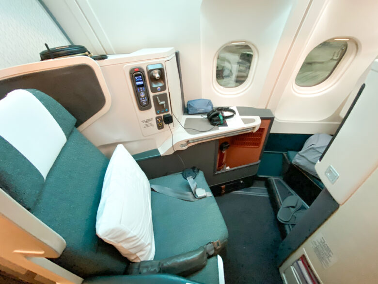 A330 Cathay Pacific Business Class Review: Dubai to Hong Kong - World ...