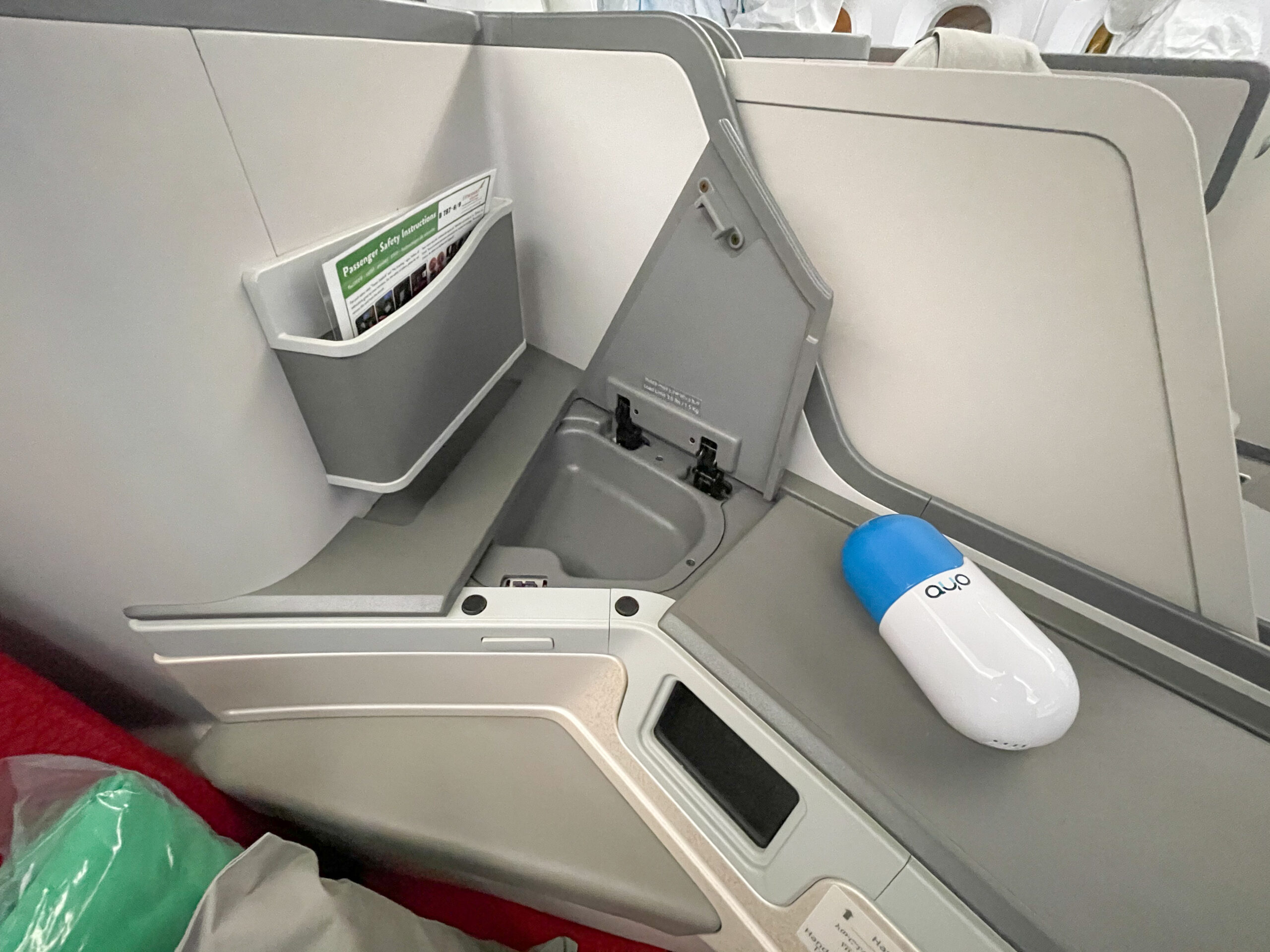 Ethiopian Airlines ADD - VIE Business Class Dreamliner Seat Storage ...